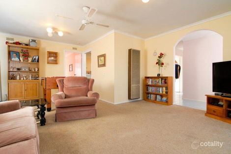 Property photo of 27 Thomas Crescent Cranbourne VIC 3977