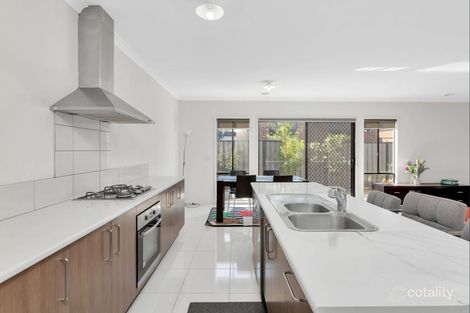 Property photo of 28 Birchmore Circuit Truganina VIC 3029