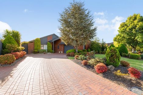 3 Panamuna Ave, Taylors Lakes, VIC 3038