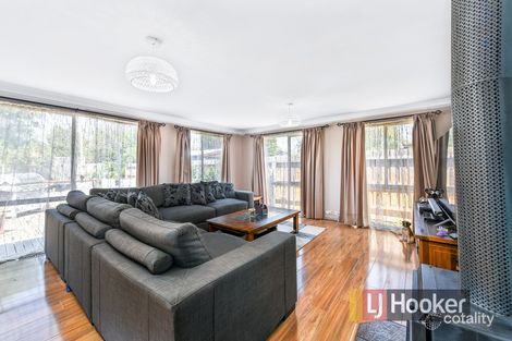 Property photo of 8 The Fairway Hampton Park VIC 3976