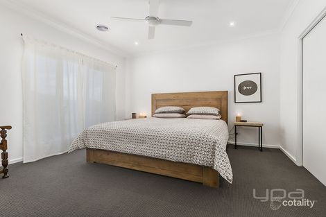 Property photo of 1 Bridgewater Avenue Eynesbury VIC 3338