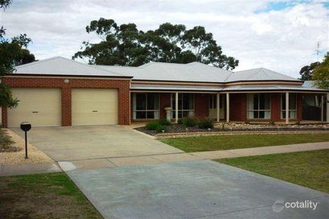 21 Hewitt St, Warracknabeal, VIC 3393