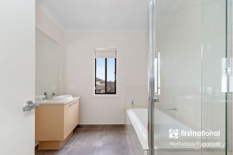 Property photo of 7 Peters Way Williams Landing VIC 3027