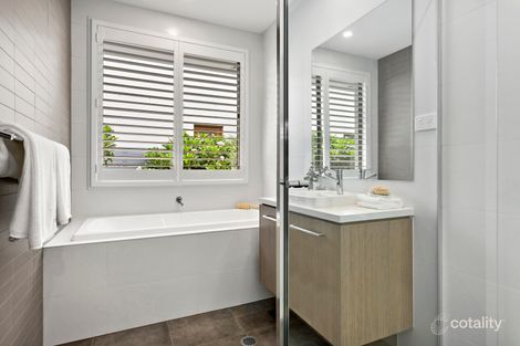 Property photo of 46 Brookbent Road Pallara QLD 4110