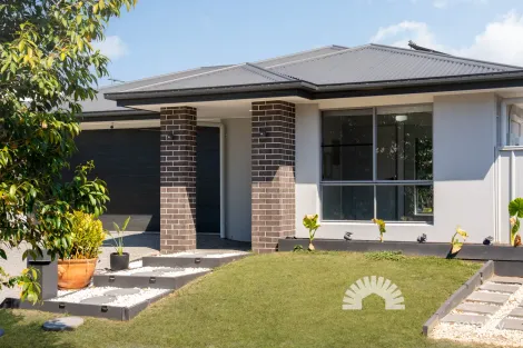 14 EMERALD PL, KALLANGUR, QLD 4503