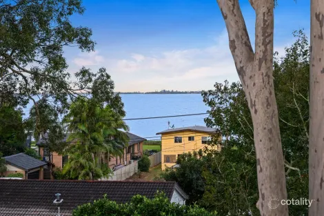 Property photo of 13 Grevillea Crescent Berkeley Vale NSW 2261
