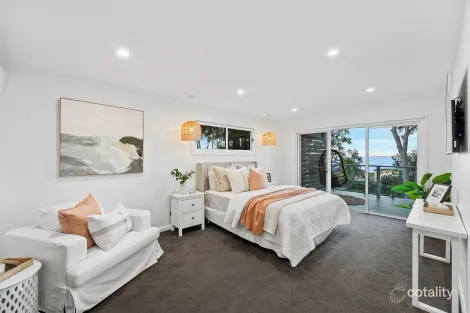 Property photo of 13 Grevillea Crescent Berkeley Vale NSW 2261