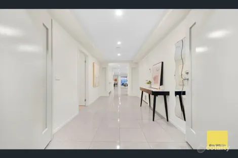 Property photo of 1 Solitaire Way Tarneit VIC 3029