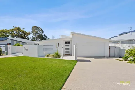 Property photo of 350 Torquay Terrace Torquay QLD 4655