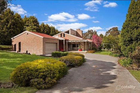 4 Kooralinga Dr, Wandong, VIC 3758