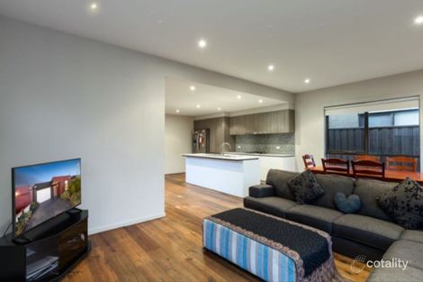 Property photo of 10 Ceratta Crescent Tarneit VIC 3029
