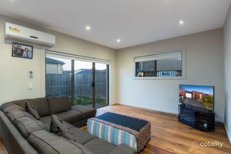 Property photo of 10 Ceratta Crescent Tarneit VIC 3029