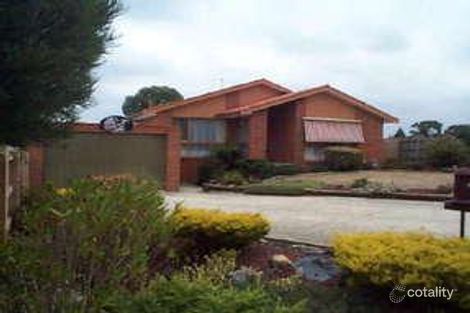 Property photo of 4 Durness Court Endeavour Hills VIC 3802