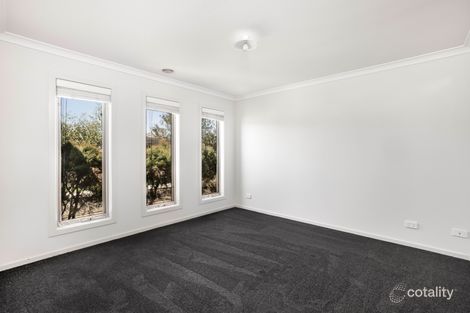 Property photo of 12 Weebill Way Pakenham VIC 3810