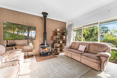 60 Halls Rd, Helensburgh, NSW 2508