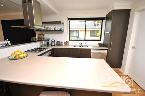 Property photo of 2/59 Fairholme Boulevard Berwick VIC 3806