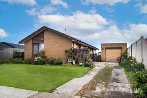 Property photo of 43 Fairfax Circuit Albanvale VIC 3021