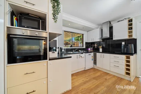 Property photo of 7 Twilight Court Regents Park QLD 4118