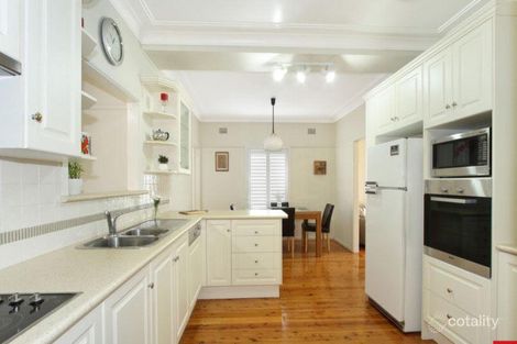 Property photo of 10 Pankhurst Avenue Fairy Meadow NSW 2519