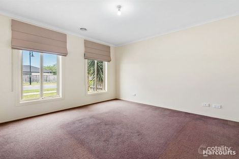 Property photo of 11 Greendale Boulevard Pakenham VIC 3810