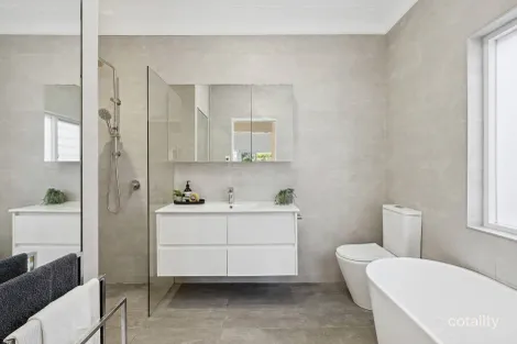 Property photo of 15 Frenchs Forest Road Seaforth NSW 2092