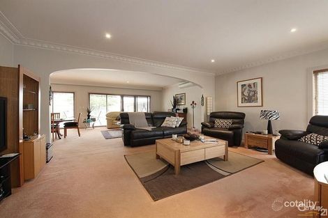 Property photo of 10 Konrad Street Bentleigh East VIC 3165