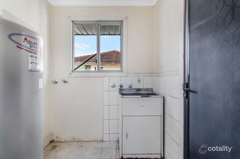 Property photo of 18 Lynesta Avenue Fairfield West NSW 2165