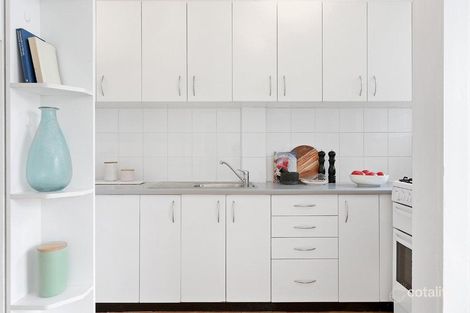 Property photo of 2/5 Wylde Street Potts Point NSW 2011