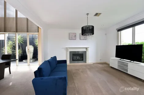 Property photo of 16 Merchiston Grove Strathmore VIC 3041