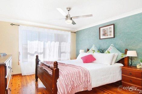 Property photo of 7 Monaro Close Bossley Park NSW 2176