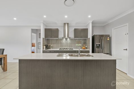 Property photo of 26 Sandpiper Circuit Aberglasslyn NSW 2320