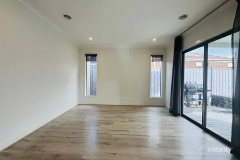 Property photo of 8 Odyssey Way Officer VIC 3809
