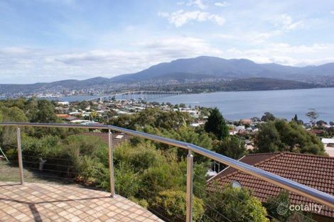 Property photo of 8 Ryeland Court Rose Bay TAS 7015