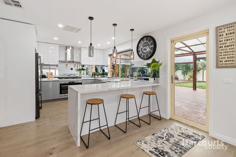 Property photo of 13 Edgewater Circuit Cairnlea VIC 3023