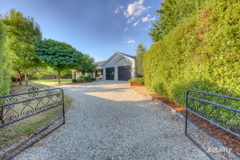 65 Station St, Porepunkah, VIC 3740