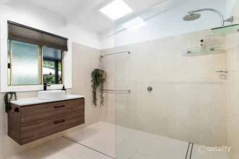 Property photo of 11 Wandoo Court Karana Downs QLD 4306
