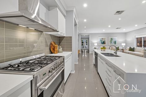 Property photo of 29 Connewara Crescent Clyde North VIC 3978