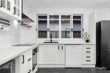 Property photo of 4 Sercial Place Eschol Park NSW 2558