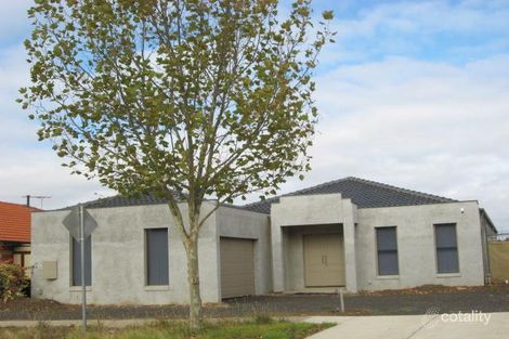 7 Royal Cres, Hillside, VIC 3037