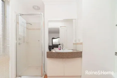 Property photo of 13 Woodside Way Roxburgh Park VIC 3064