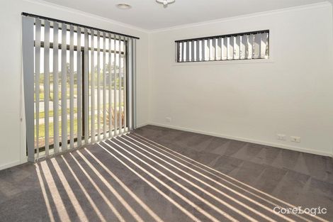 Property photo of 2 Yalding Place Deer Park VIC 3023