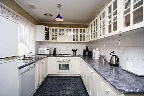 Property photo of 21 Camelot Drive Albanvale VIC 3021