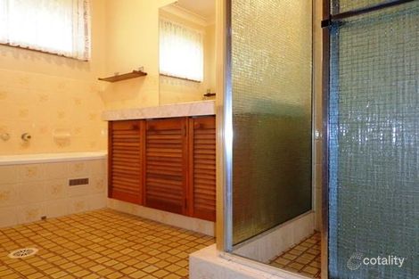 Property photo of 4 Melbourne Road St Johns Park NSW 2176