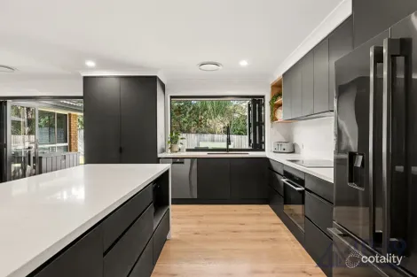 Property photo of 95 Lagoon Crescent Bellbowrie QLD 4070