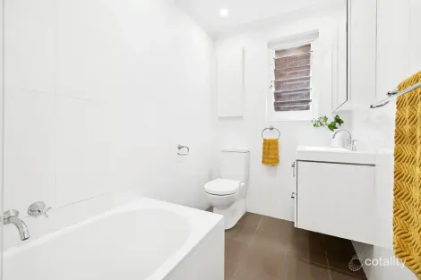 Property photo of 4/692 Old South Head Road Rose Bay NSW 2029