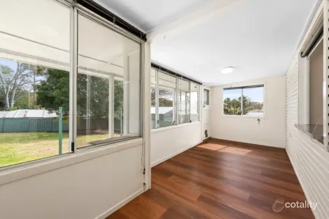Property photo of 5 Eardley Street Newtown QLD 4350