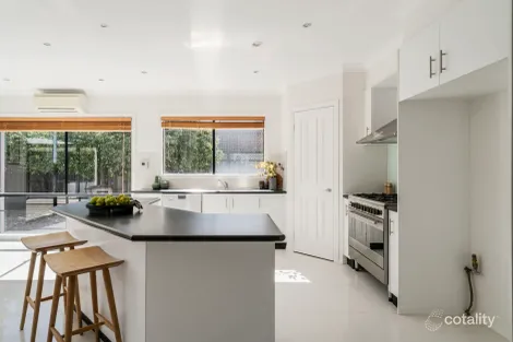 Property photo of 14 Chartwell Crescent Derrimut VIC 3026