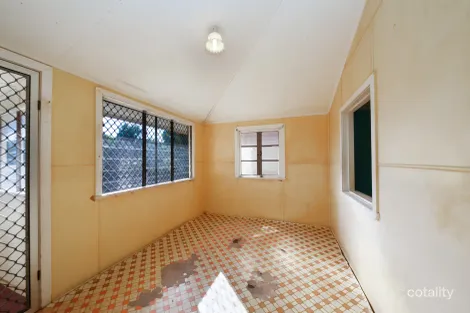 Property photo of 27 Nix Street West End QLD 4810