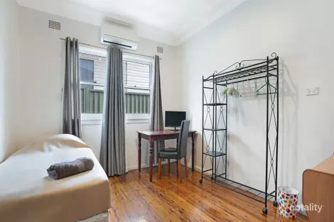 34 Newcastle St, Cringila, NSW 2502