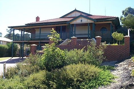 Property photo of 1 Balliol Court College Grove WA 6230